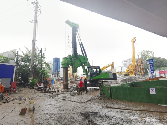 Perforación rotatoria Rig Low Headroom Hydraulic que llena de KR300ES los 320KN/M