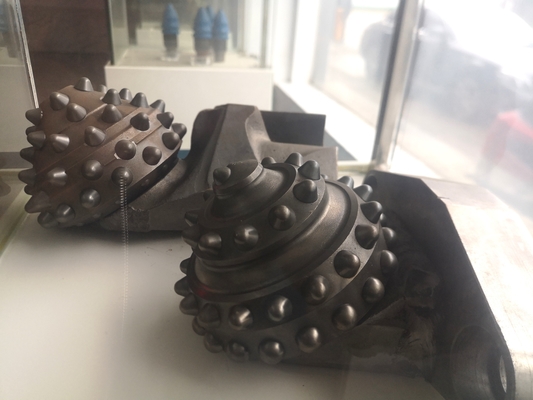 Precio de fábrica por mayor de perforación de trozos de conos Tci Hard Rock Perforación Api estándar de rodillo cono trozo para barriles de núcleo