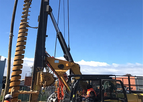 el 17m KR150M Multifunctional Drilling Rig Hydraulic Rotary 400KN agujerearon la plataforma de perforación de la pila